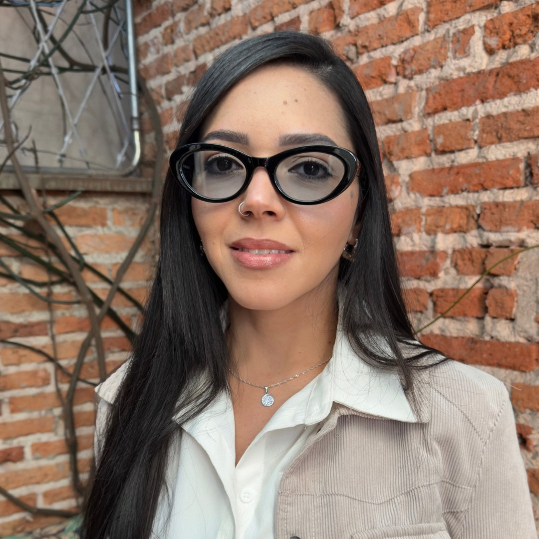 Insígnia usado no rosto em retrato